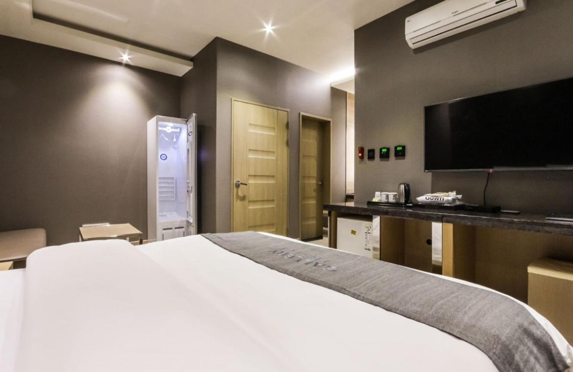 Gallery Hotel Gwangju Metropolitan City Exterior photo