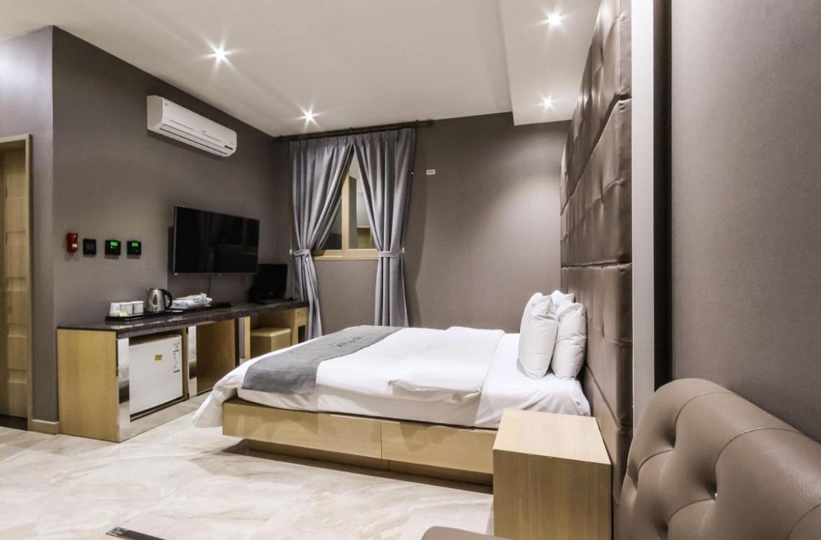 Gallery Hotel Gwangju Metropolitan City Exterior photo