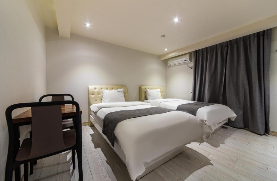 Gallery Hotel Gwangju Metropolitan City Exterior photo
