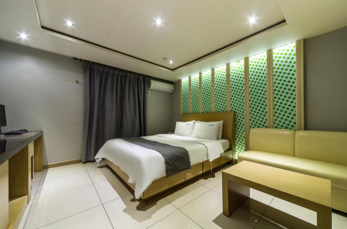 Gallery Hotel Gwangju Metropolitan City Exterior photo