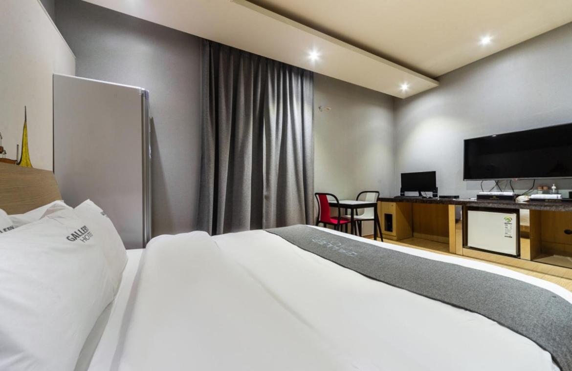 Gallery Hotel Gwangju Metropolitan City Exterior photo