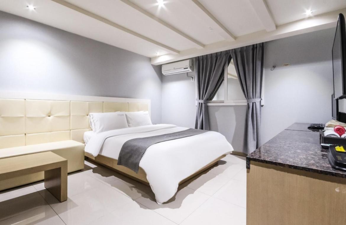 Gallery Hotel Gwangju Metropolitan City Exterior photo